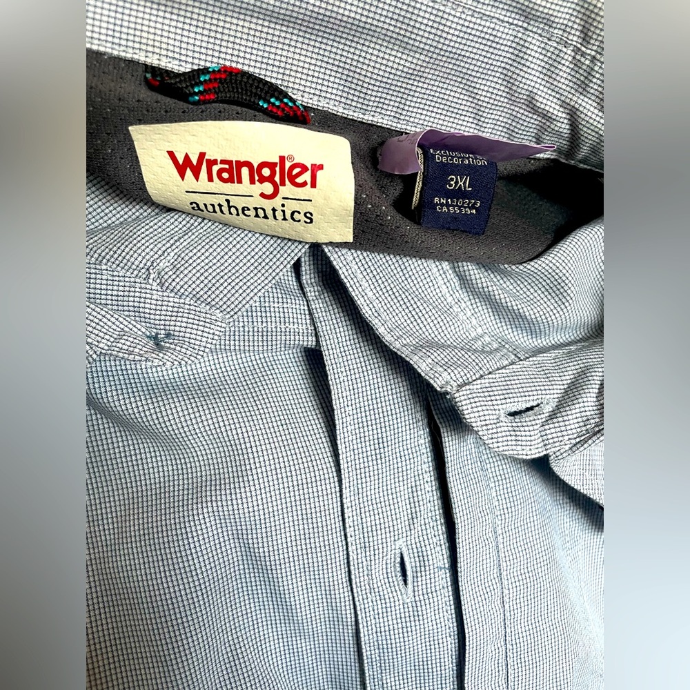 Two button up shirts, 3XL